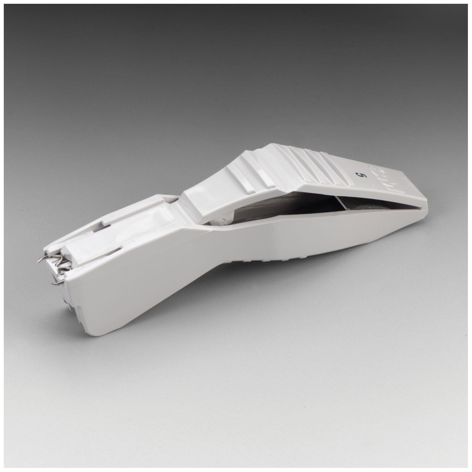 SOLVENTUM PRECISE MULTI-SHOT DISPOSABLE SKIN STAPLER SYSTEM : DS-25 BX                     $125.18 Stocked